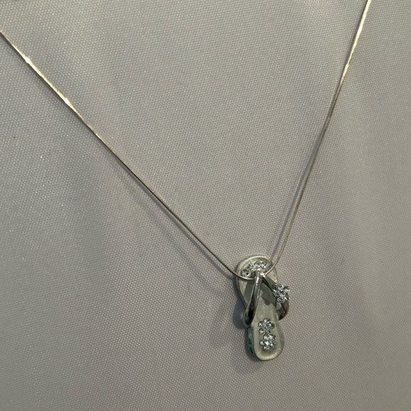 MUST SEE!!! 🩴 BN Silver Flop Flip with Clear Stones - Picture 7 of 14